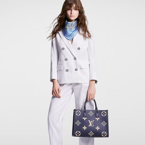 7E16FC18-B95A-15B5-6E30-524E634A3D34.jpg Louis Vuitton OnTheGo MM M47084