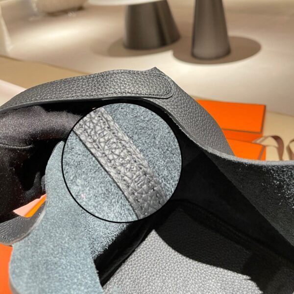 7E379649-D805-A6F3-1DA3-99F6F3969003.jpg Picotin Lock 18