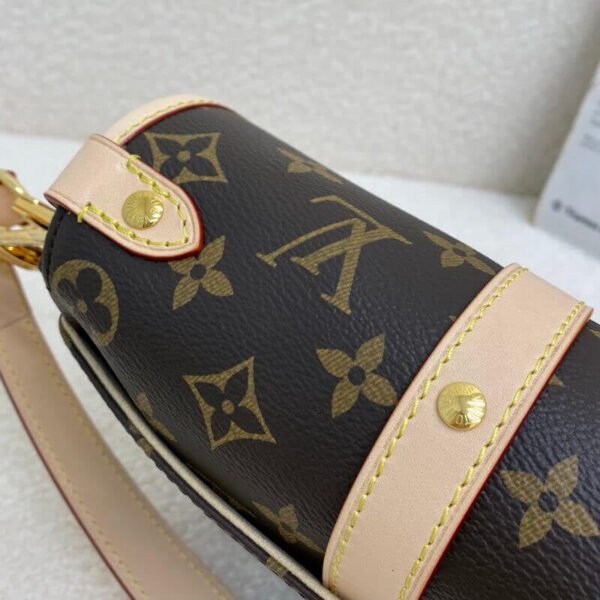 7EB9D5BB-BC7A-8514-3D70-3ADD507F7307.jpg Louis Vuitton M46740 Saumur BB