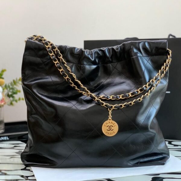 7ECC500F-2CF2-5AEF-B514-696C5D646156.jpg Chanel 22 Small Handbag AS3260