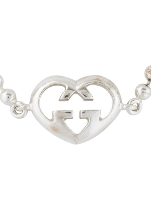 7F8298A6-1BD9-06E0-875D-3418B6BB8A1F.jpg Interlocking G Heart Bracelet