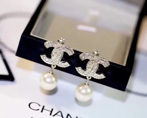 802943F6-0659-D269-0CF6-574B50A25525.jpg jewelry19