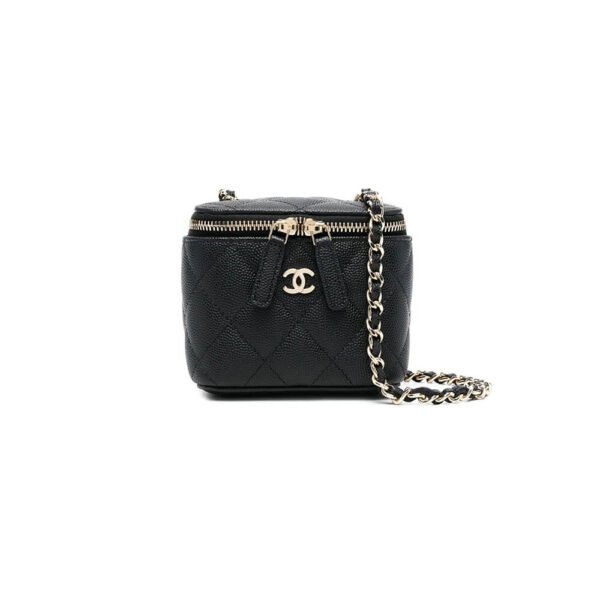 832971E7-6898-EEF9-2B89-AC7ED50B4E59.jpg Chanel Chain Cosmetic Bag