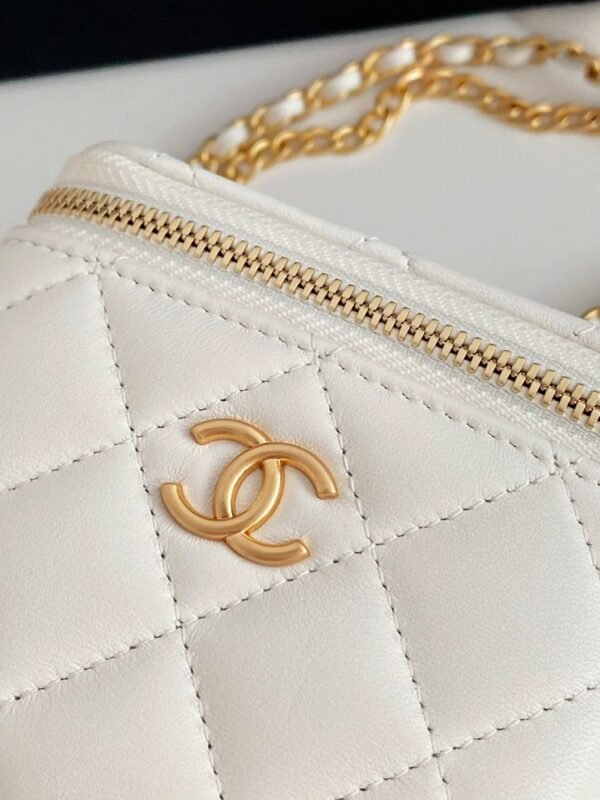 Chanel Small Vanity With Chain White For Women, Women&rsquo;s Bags 4.3in/11cm