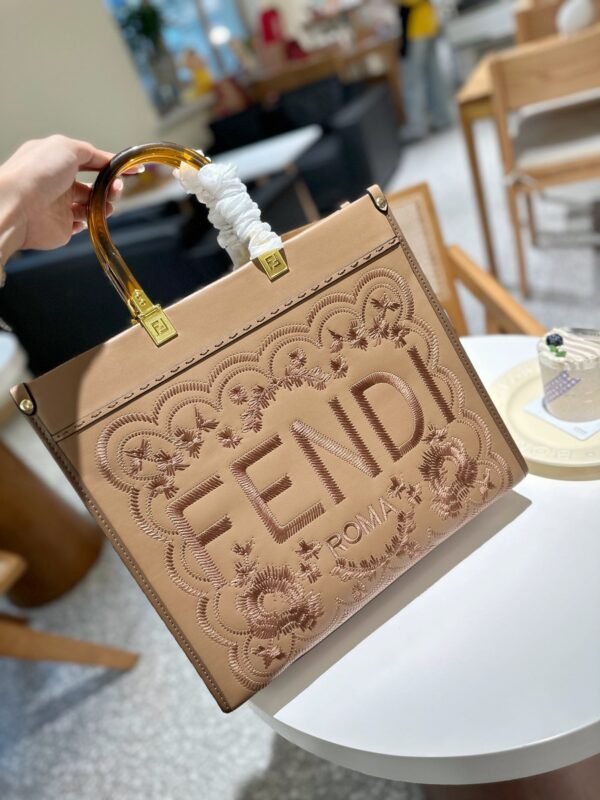 Fendi Sunshine Medium - Beige