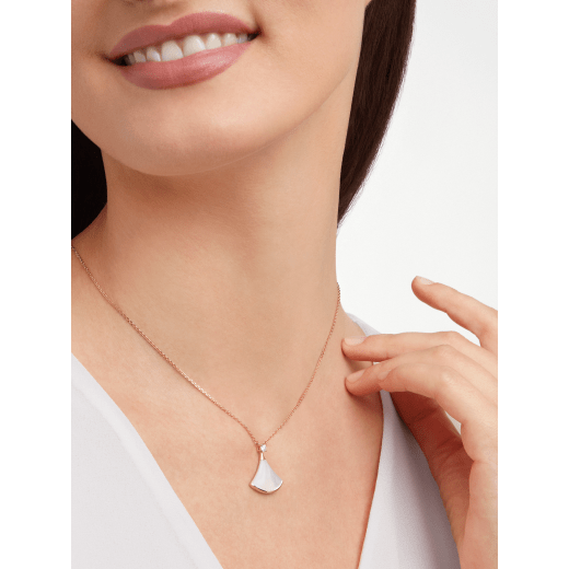 84C057EB-6B3F-D933-2F7C-6A0EB93FDFBE.png DIVAS DREAM NECKLACE