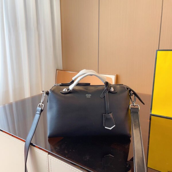 8528372E-B78B-5046-29E9-58D6F938DD40.jpg Fendi By The Way Medium