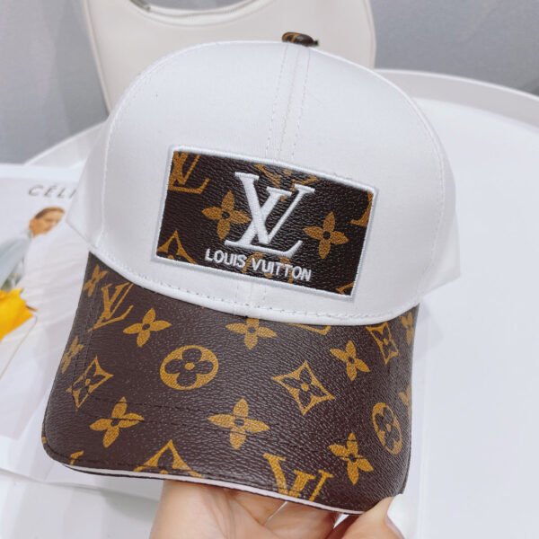 New Stitching Presbyopia Fisherman Cap - White