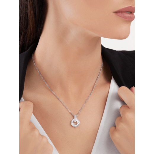 8841BCB4-C351-EC88-3360-B83011CD0A70.png NECKLACE