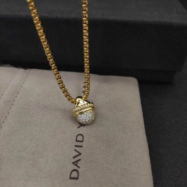 8A1FAA57-9C1D-4DD5-C402-4DEDE79ECBB5.jpg David Yurman Acorn Pendant Necklace 18k Gold Diamond