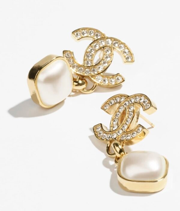 8BF3D6D1-B6FA-D5A5-5ECA-0457BF2B8E8E.jpg PENDANT EARRINGS