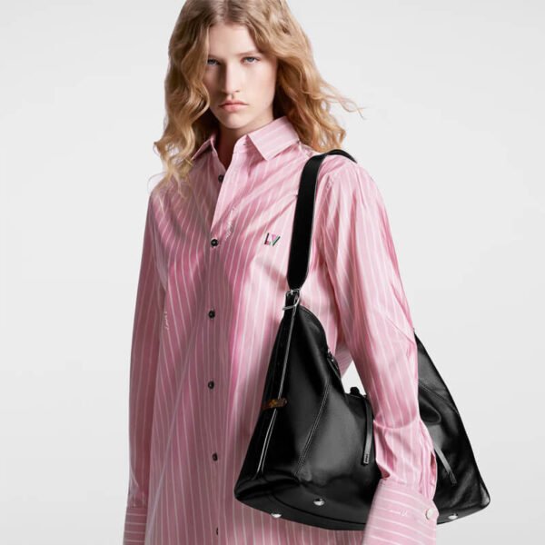 8C4A73FA-79A6-CDB3-24FC-C69988DA26C5.jpg Louis Vuitton M25143 CarryAll MM