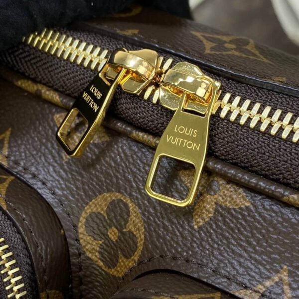 Louis Vuitton Utility Crossbody M80446