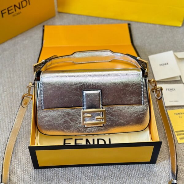 Fendi Baguette Medium - Black