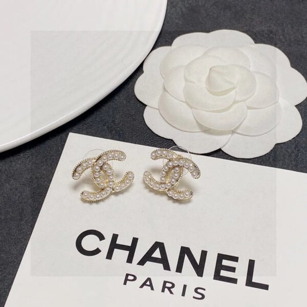 8DECAF26-2A5C-7901-B83F-84E967C27C2B.jpg CC Earrings 0010