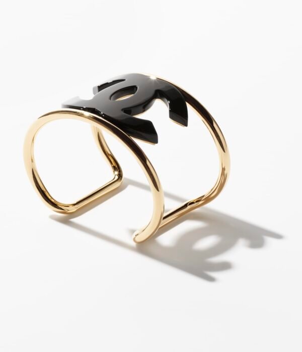 8E8636F8-16C7-FD1C-1E17-71907A783C41.jpg CUFF