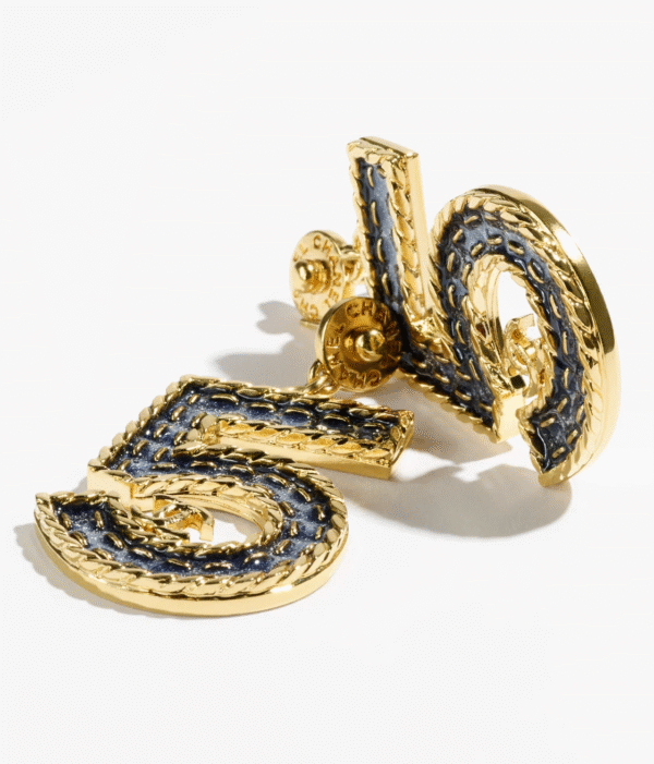 8F176E9F-A5D1-8231-5F8F-662500F8A500.png PENDANT EARRINGS