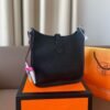 8F47DF89-0457-25BE-6523-770B6BE01DC6.jpg Evelyne 25 bag