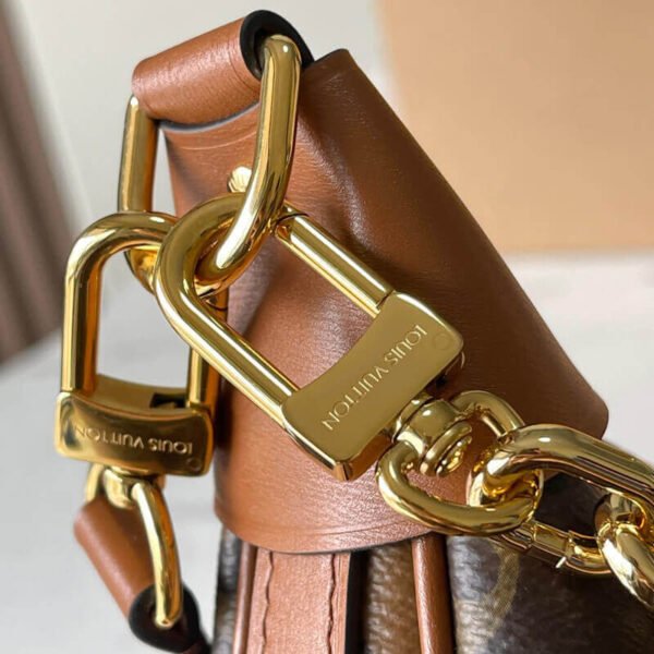 9072AFDD-623B-64B1-5BEA-EE610A985486.jpg Louis Vuitton Loop Hobo M46311