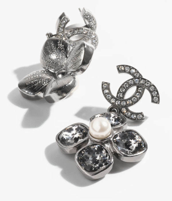90BE5571-9A35-98E5-EB18-451E4FD86339.png PENDANT EARRINGS