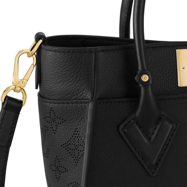 93850E6E-9823-70DE-2C3A-4739DD87BE58.jpg On My Side PM M21546