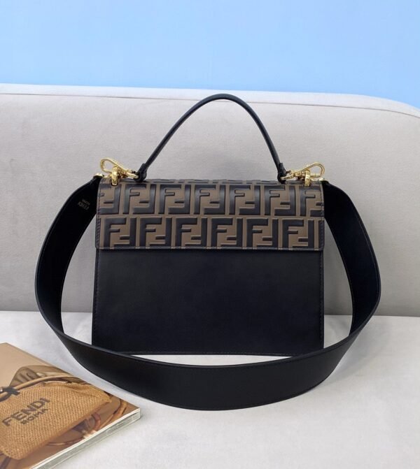 93ECB109-7E36-0452-8D5F-E31AAB52920E.jpg Fendi Kan I Bag