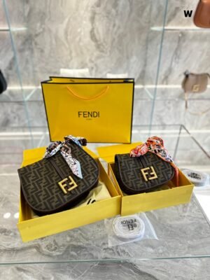 94013D93-F853-A097-53AD-B6AA8D2A857A.jpg Fendi C'mon Nano - Flower