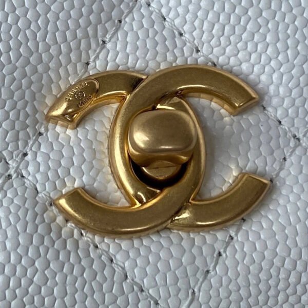 Chanel Small Flap Bag Gold Hardware White For Women, Women&rsquo;s Handbags, Shoulder Bags 7.5in/19cm AP2840