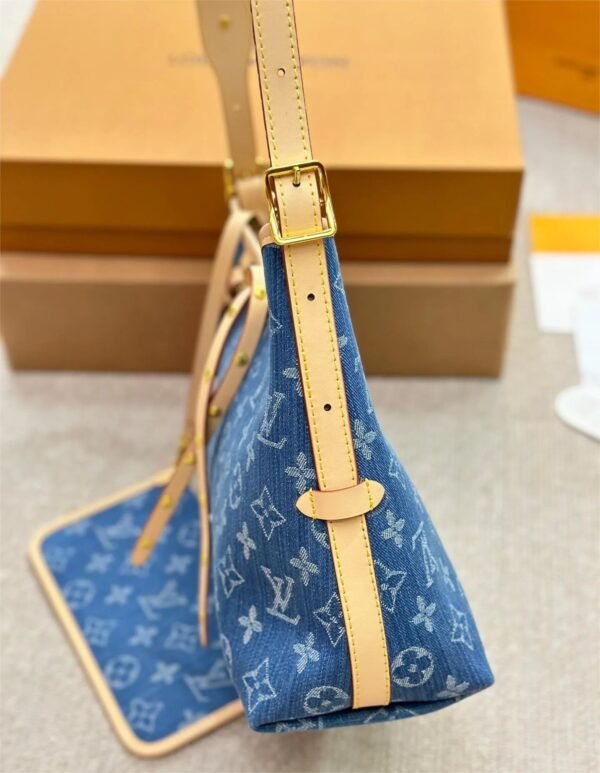 Louis Vuitton CarryAll MM M46855