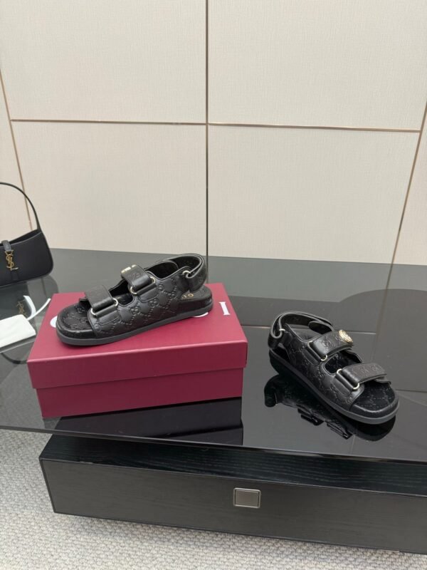 959C4DE5-90A3-E434-7E0F-9EFD045C1D79.jpg GUCCI Women's Platform Slide Sandal