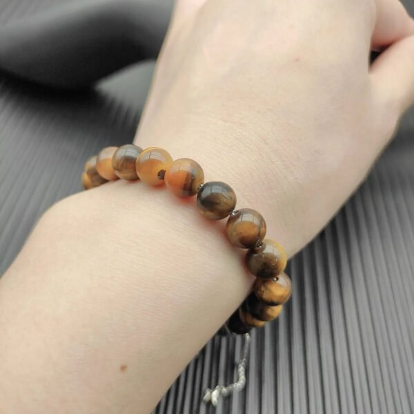 966D2BBE-D6F6-AFA8-6D38-5BB84C0D8F17.jpg 8MM Stretch Rock Crystal Bracelet