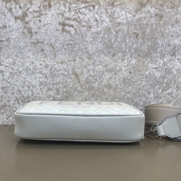 96F30A42-4A57-4C27-C62B-C9B7368D0598.jpg Fendi Camera case Bag