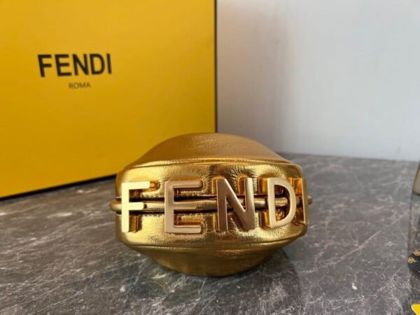 978E511A-54C0-244B-51FF-A6A6992B6204.jpg Fendi Nano Fendigraphy Bag