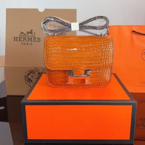 979D50CB-FE63-6782-5E53-287555F6AC6B.jpg Constance Mini 18 Bag