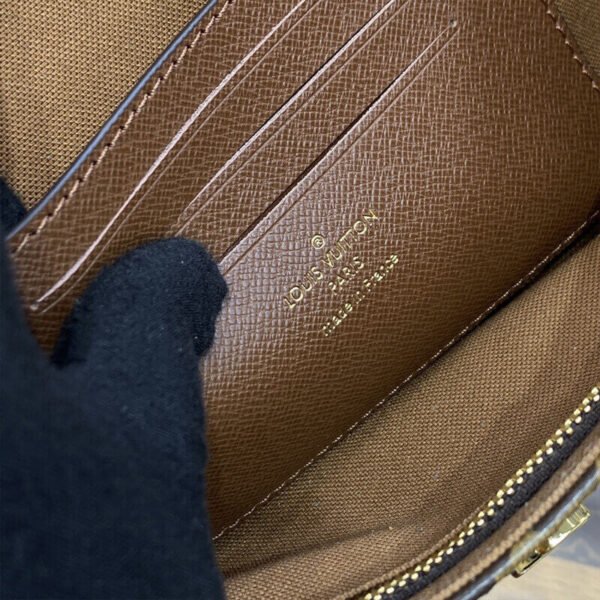 Louis Vuitton Wallet on Chain Ivy M81911