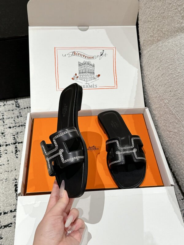 987696FC-C243-477E-B1CE-73C98C766B08.jpg Hermes Women's Oran Sandal
