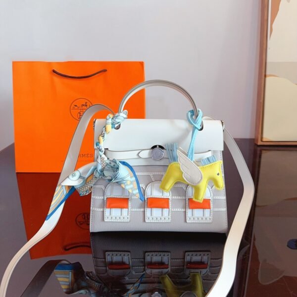 999AA23D-F326-93CA-ABAB-C2C89B6EB603.jpg Birkin 25 Black Bag - Black