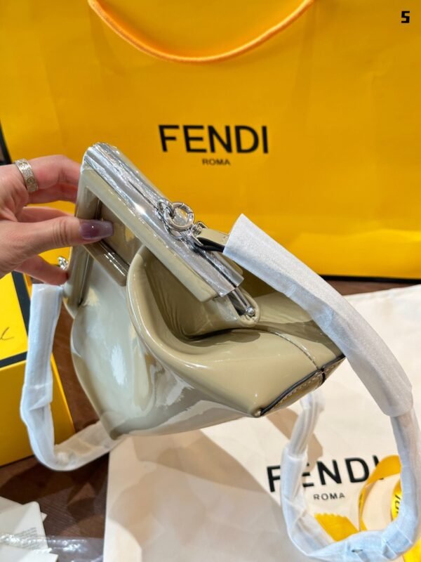 Fendi First Midi - Black
