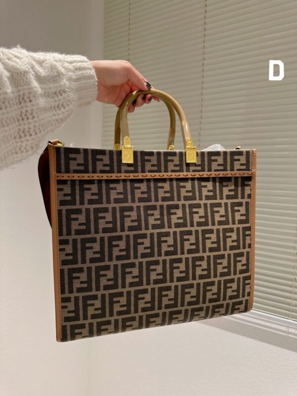 9BE87214-8B13-637E-702B-693AB5ADCD79.jpg Fendi Sunshine Medium