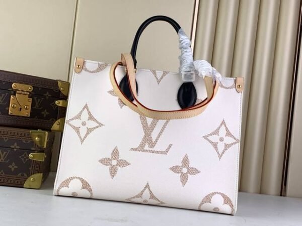 Louis Vuitton OnTheGo MM M46912