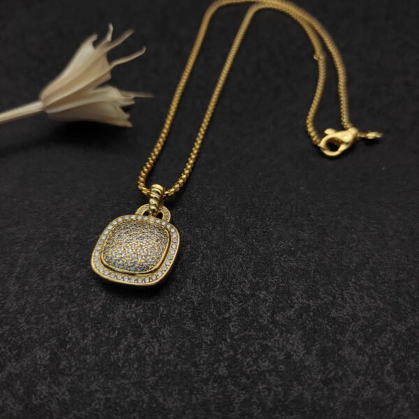 Albion&reg; Pendant in 18K Yellow Gold with Pave Diamonds,18mm