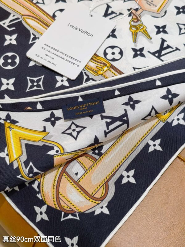 Monogram Confidential square M78667