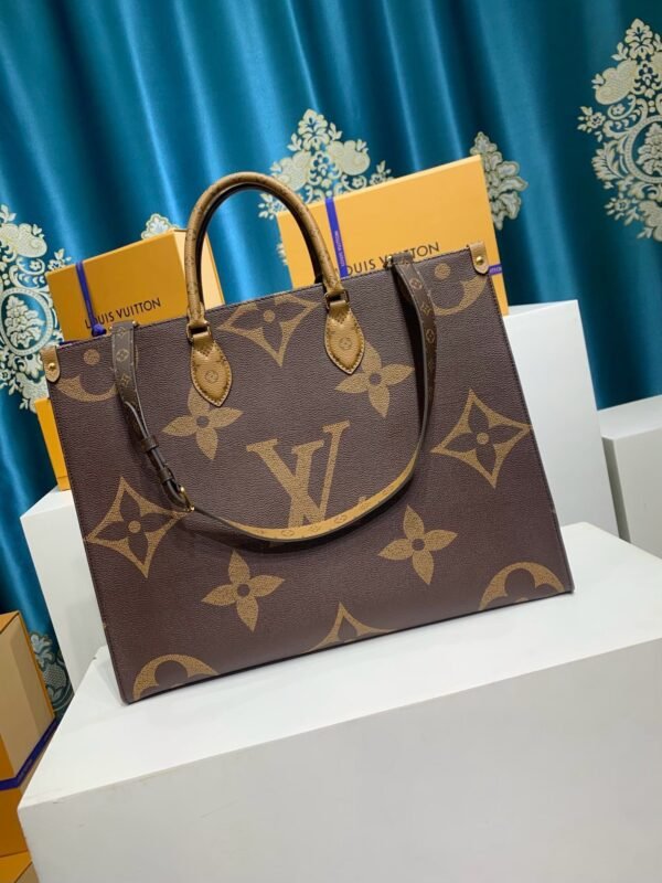 Louis Vuitton M46823 OnTheGo Voyage