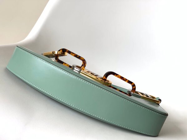 A35C8594-18F3-0036-06A7-3BB9EC7B86D6.jpg Fendi O'lock Swing Bag