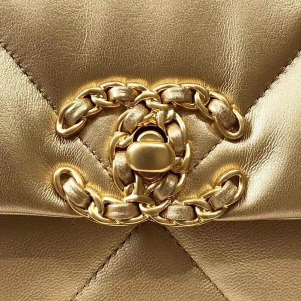 A41BF649-E128-F0C7-EEC2-FE9789980722.jpg Chanel 19 Flap Bag As1160 Gold