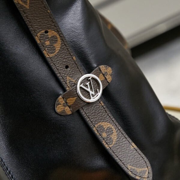 A478120F-E1DB-E17F-F735-87C22D4E9333.jpg Louis Vuitton M25143 CarryAll MM