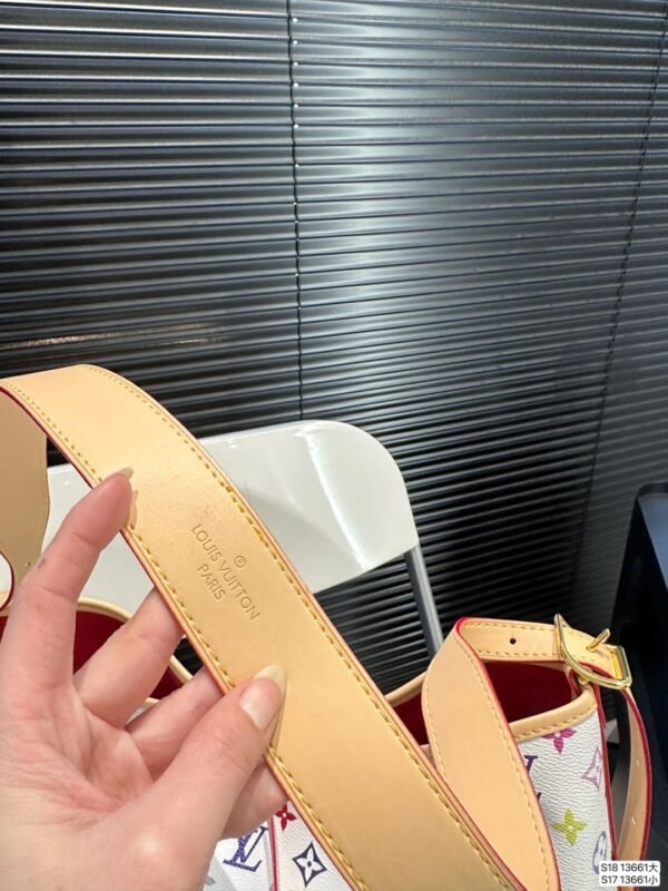 Louis Vuitton Carryall PM M13661