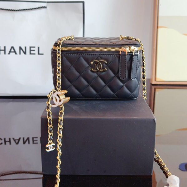 Clutch with Chain - black