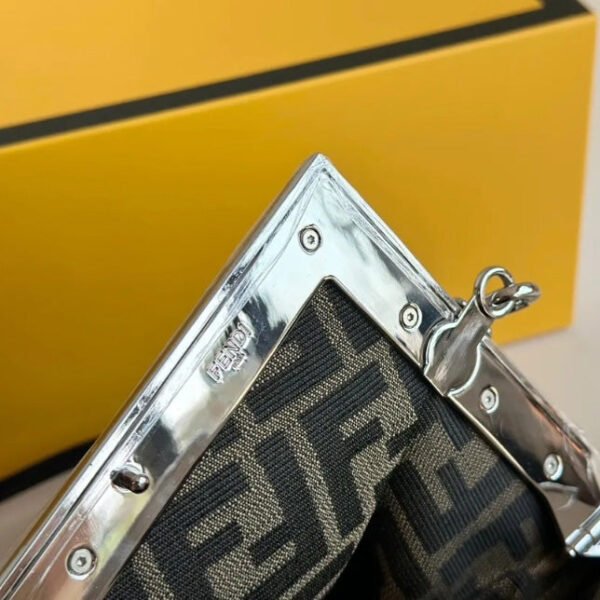 A6778AB1-1D04-C268-A190-8C47E47850AA.jpg Fendi First Midi