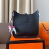 A69F84EC-0F8D-49E6-6EA5-898BB04AA5EB.jpg Evelyne 25 bag